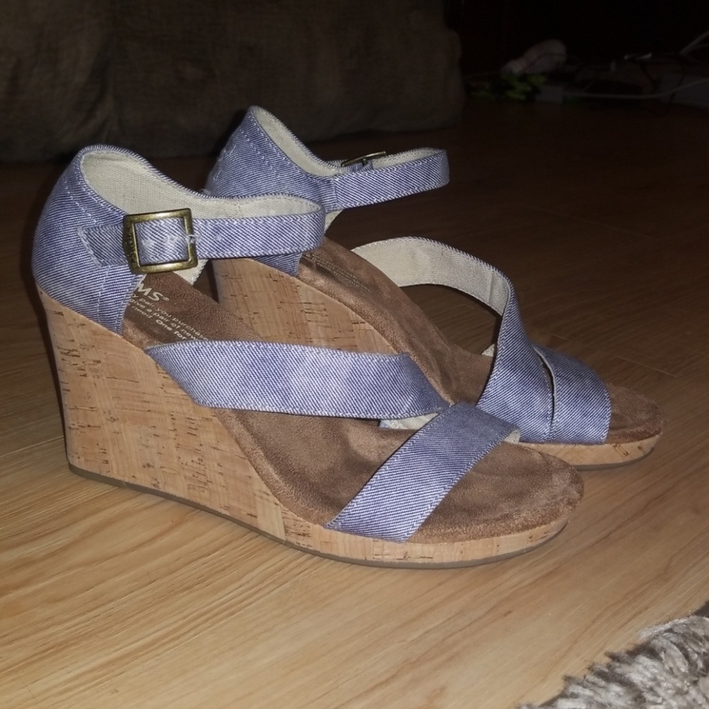 Tom's size 6.5 wedges.